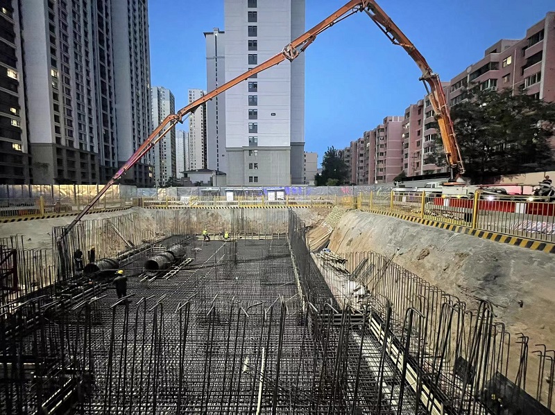 202307221689987500437620.jpg 筏板混凝土澆筑.jpg